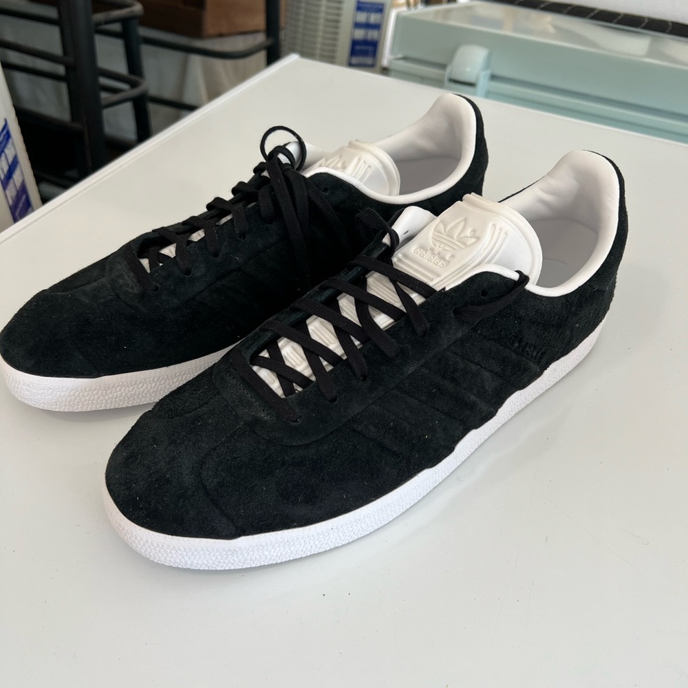 New Adidas black suede gazelle sneakers men’s size 11.5